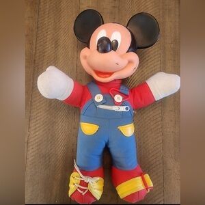Vintage 1989 Mickey Mouse Learn To Dress Doll Tie Buckle Zip Button Disney Toy